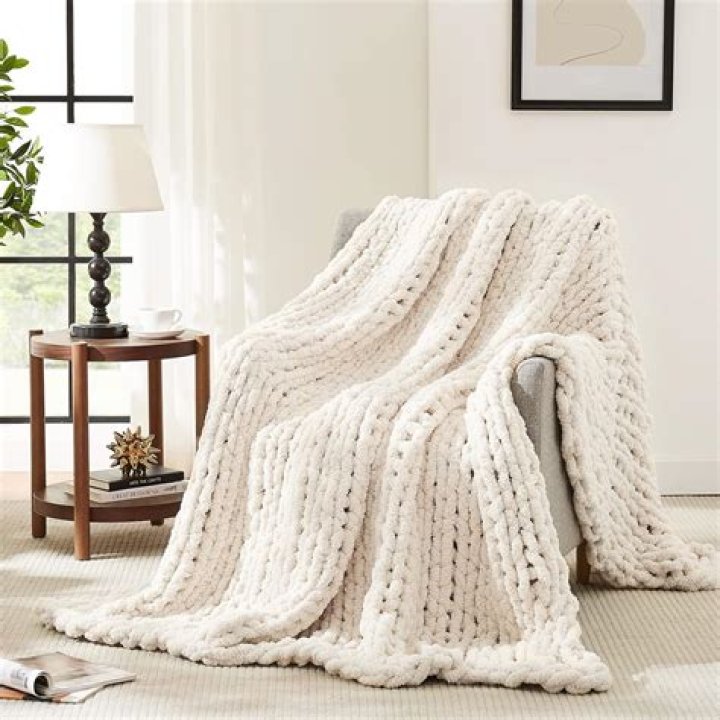 The Sun on Sunday's Knit A Lot, Help A Tot appeal hits 10,000 blankets thanks to YOU