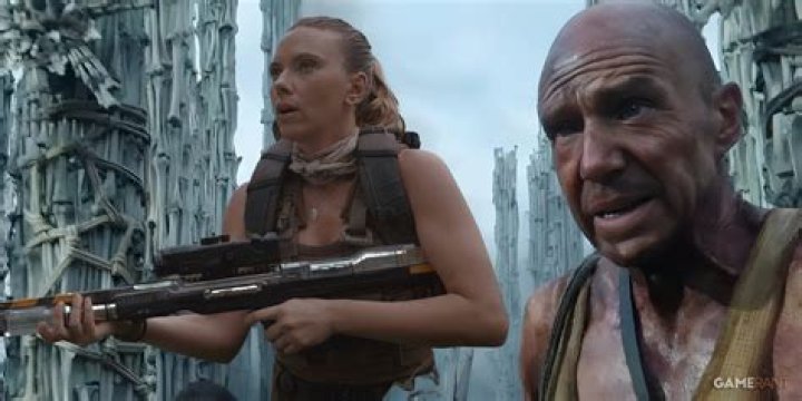 The Tomorrow War's Betty Gilpin on Saving the Sci-Fi Film With Her 