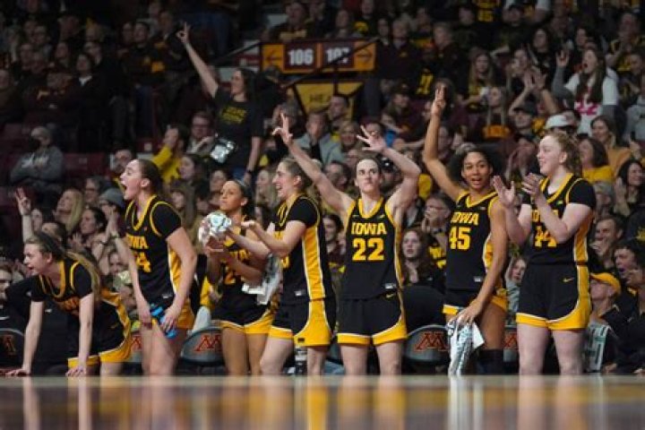 ‘The weight of the world off my shoulders’: Caitlin Clark reveals why she declared for WNBA