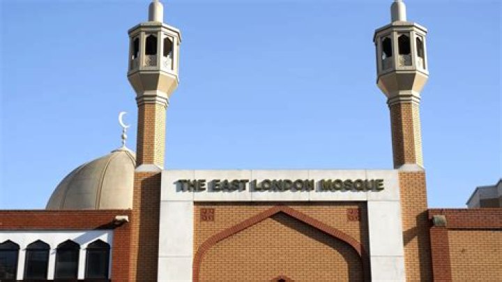 Thug's shocking racist rant at Muslim worshippers as they arrived at east London mosque