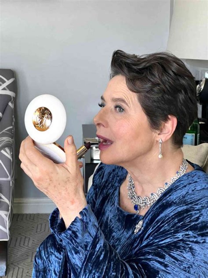 To Celebrate Isabella Rossellini Turning 62, Try Channeling Her Iconic 'Blue Velvet' Look