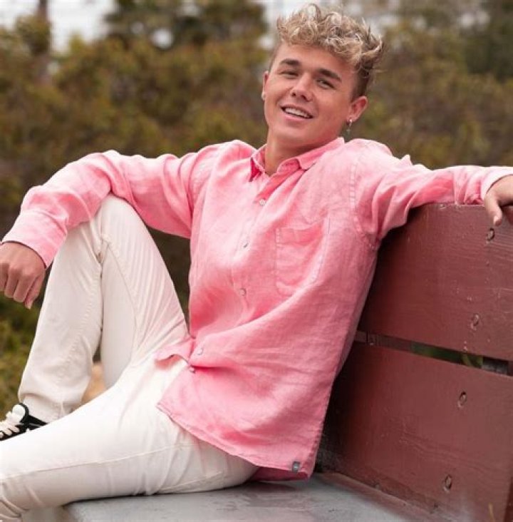 Tyler Hearing (TikTok Star) Wiki, Biography, Age, Girlfriend, Family, Facts, and Many More.