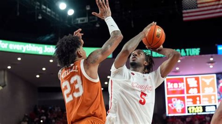 UConn is unanimous No. 1 in AP Top 25. No. 21 Washington State ends 302-week poll drought