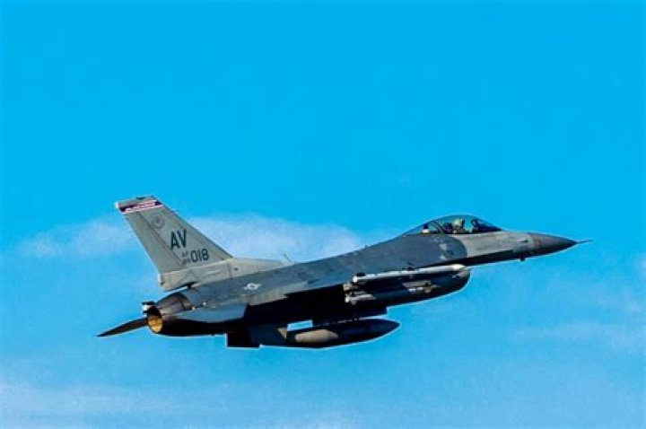 US fighter jets fly over Bosnia in a sign of support to the country as Serbs call for secession