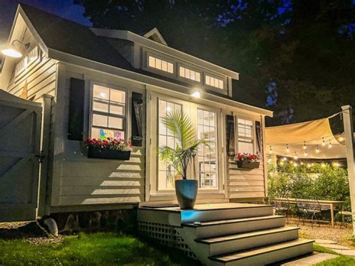 Virginia’s State Capital Welcomes New Art Studio…with a ‘Twist’