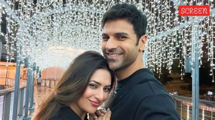 WATCH: Divyanka Tripathi, hubby Vivek set couple goals as they groove to music at family function