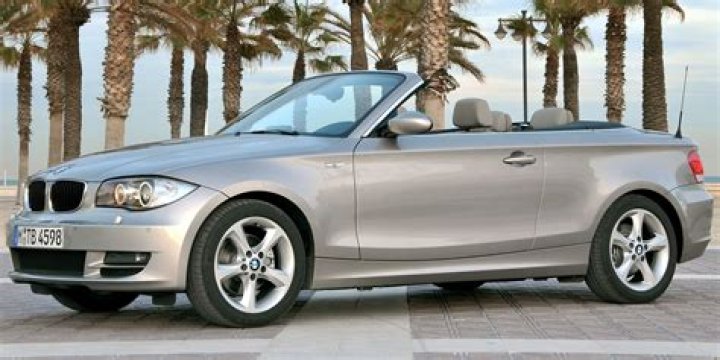 We review the BMW 1 Series convertible (2007) from price to economy and all its features