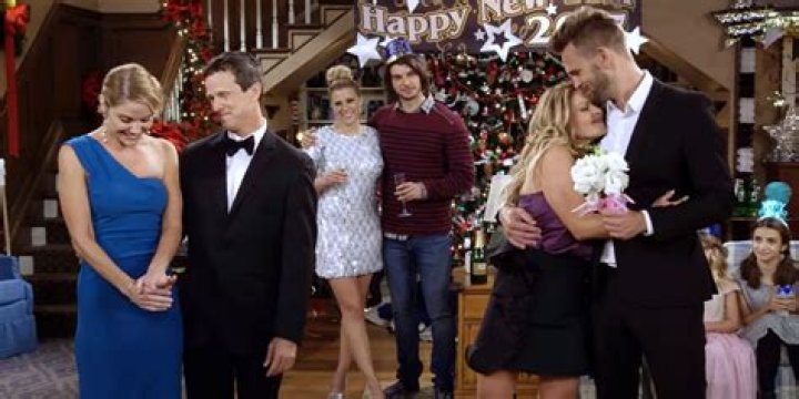 What Happened Between Stephanie & Jimmy In 'Fuller House' Season 2 Will Make You Believe In Love