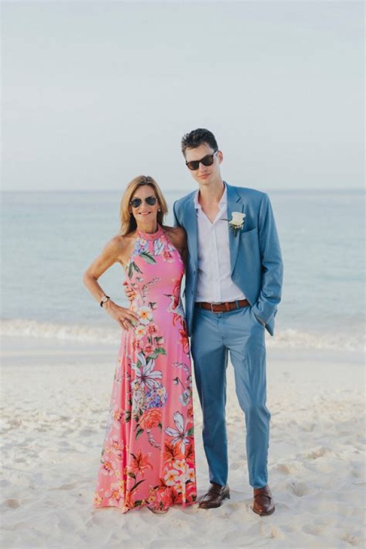 What Is Beach Formal? Here's What You Should Wear To A Sunny & Sandy Wedding