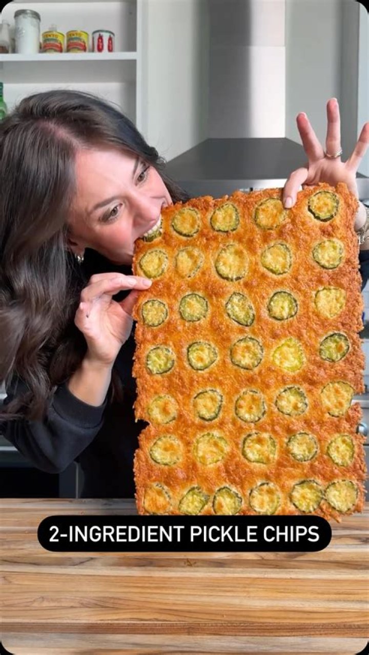 What makes a pickle green?