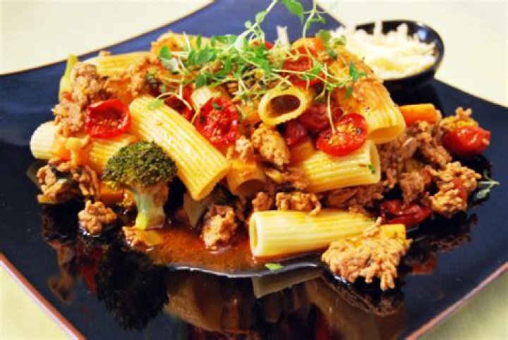 What pasta is similar to rigatoni?