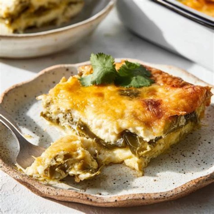 What’s the difference between chile Poblano and chile relleno?
