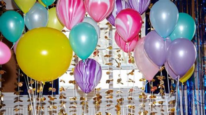 What temp do helium balloons deflate?