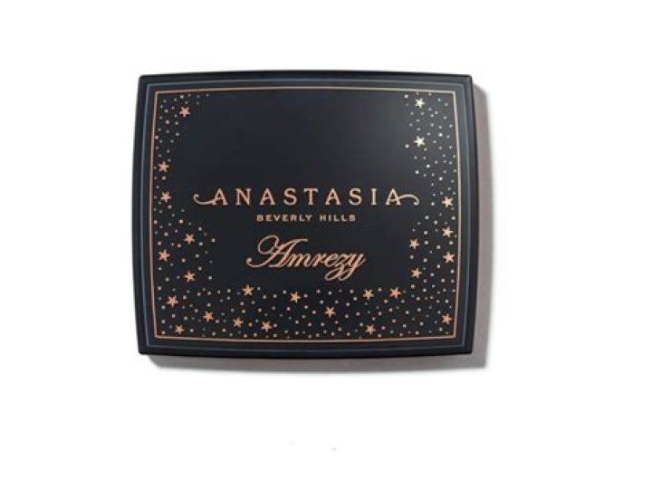When Can You Buy The Anastasia Beverly Hills x Amrezy Highlighter? The Internet Is Going B-A-N-A-N-A-S Over Its Return