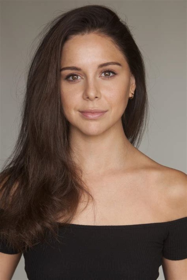 Where is Makenzie Vega now? What is she doing today? Wiki
