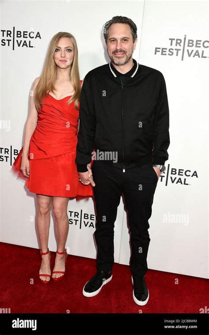 Who Is Amanda Seyfried Husband in 2023? Is She Married?
