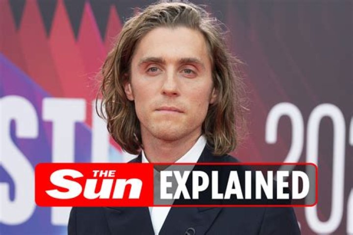 Who is Chloe star Jack Farthing?