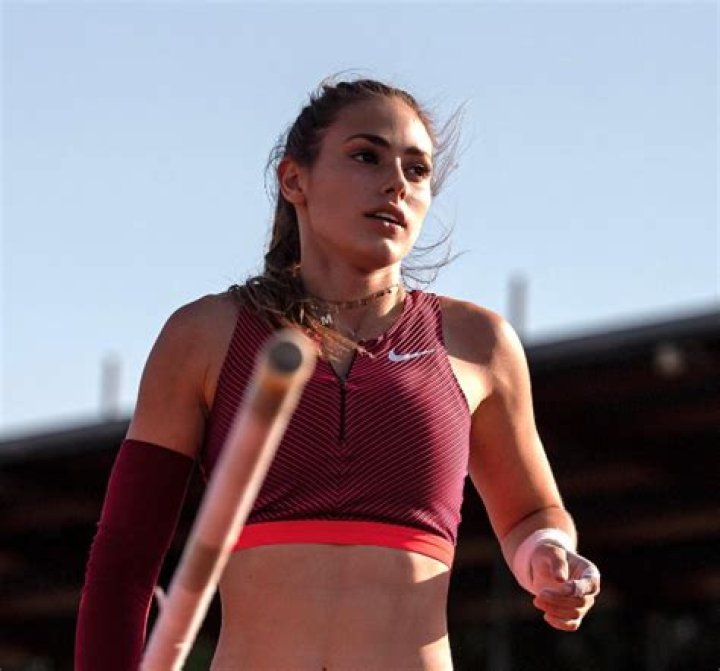 Who is Clara Fernandez pole vaulter, her Bio, Net Worth 2023, age, height, boyfriend, Social Media