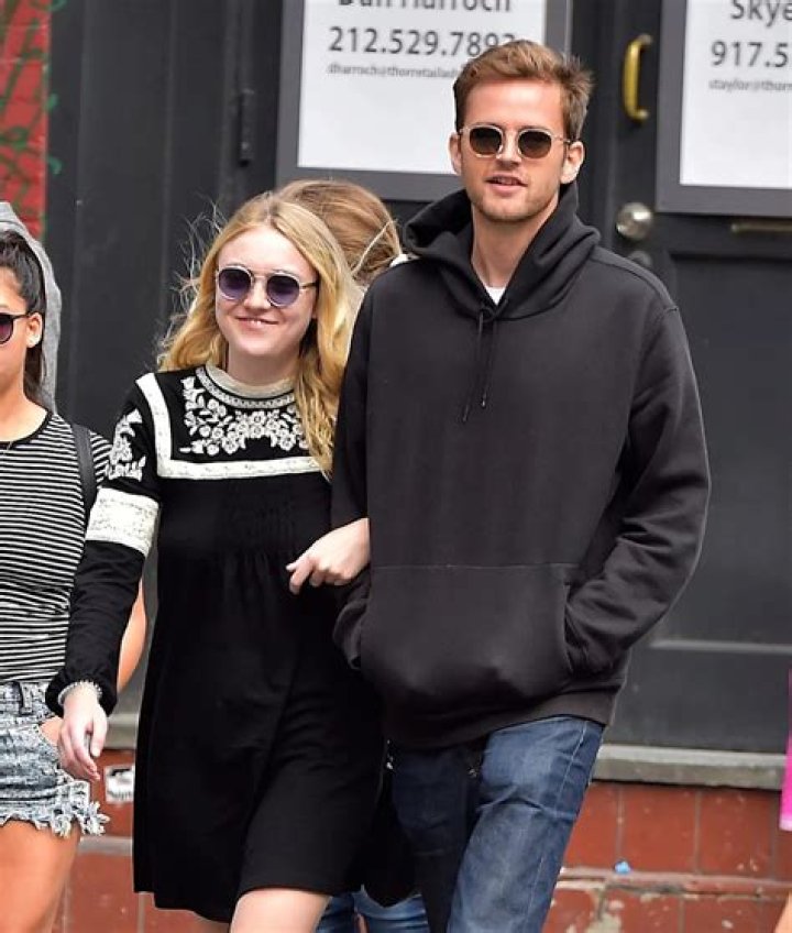 Who is Dakota Fanning Dating? | Relationships Boyfriend Husband