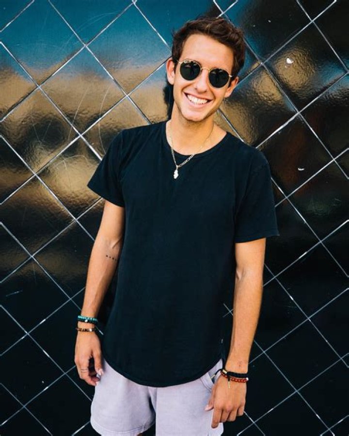 Who is Kade Speiser? Age, Girlfriend, Net Worth, wiki biography