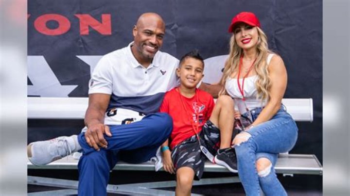 Who Is Kristin Cardenas, Anthony Weaver Wife? Married Life And Kids