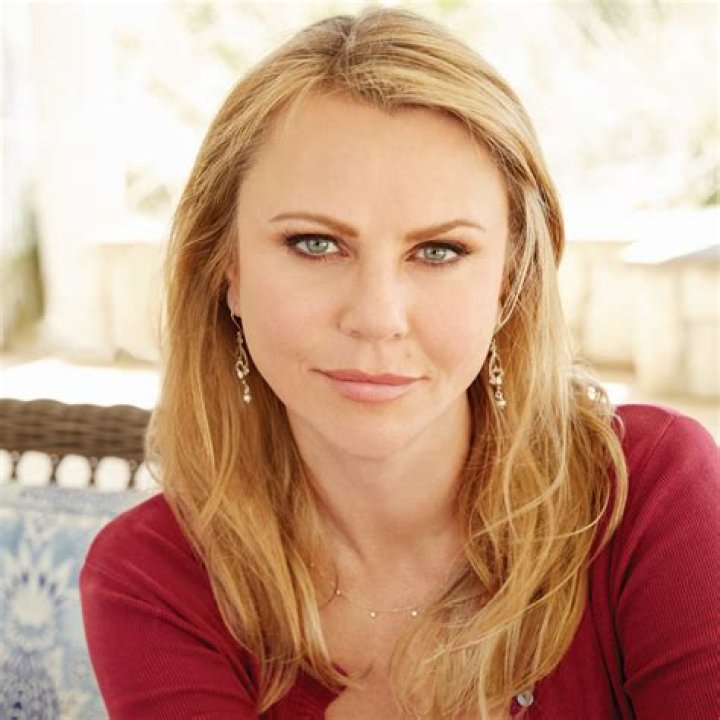 Who Is Lara Logan? Net Worth 2022: Biography Career Income House