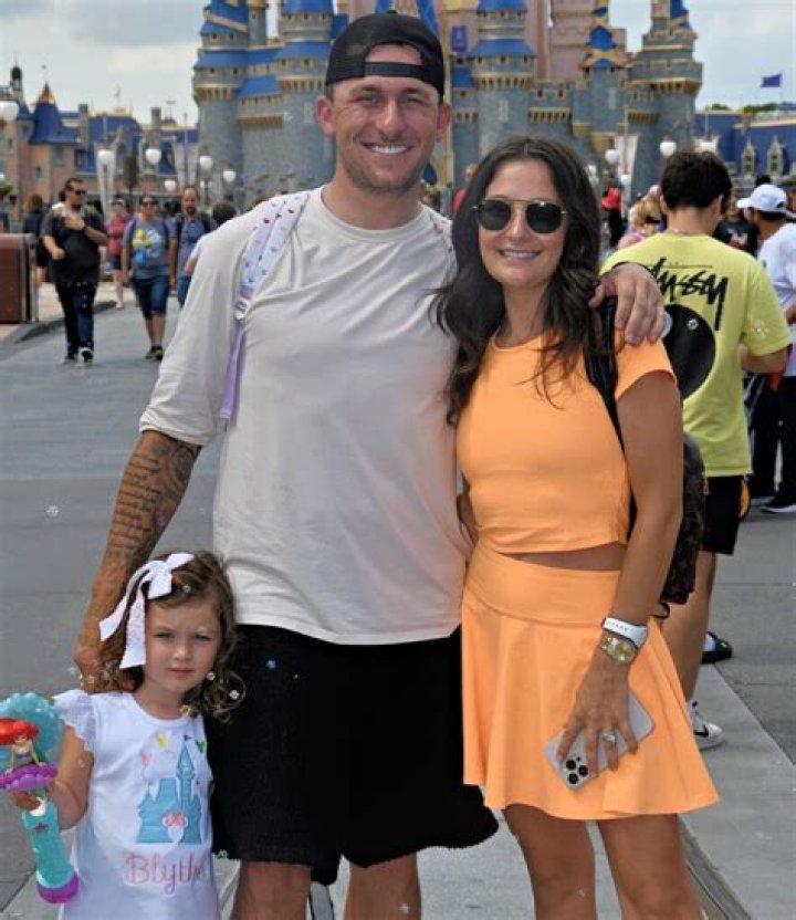 Who Is Meri Manziel? Age Gap & Family Tree