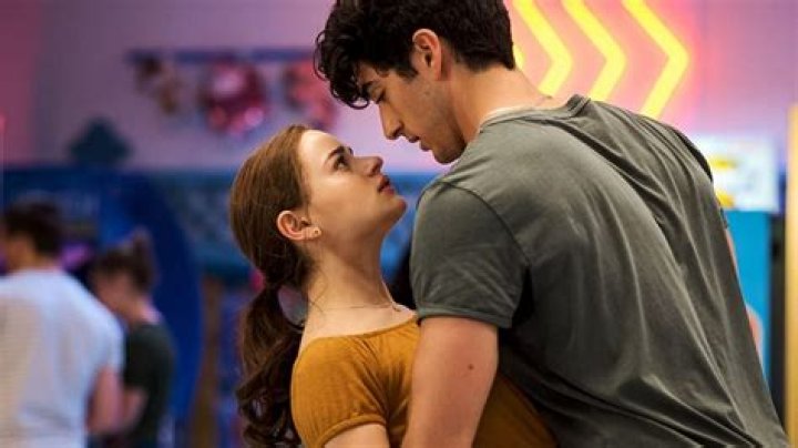 Who plays Marco in The Kissing Booth 2? Taylor Zakhar Perez stars as Los Angeles Country Day newcomer