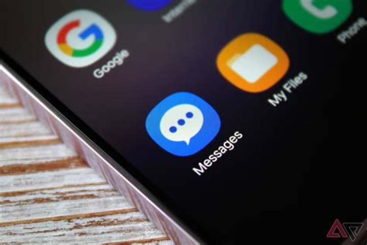 Why Can't I React to All Text Messages on My Samsung Galaxy?