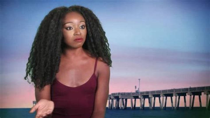 Why did Candace leave the Floribama Shore house early?
