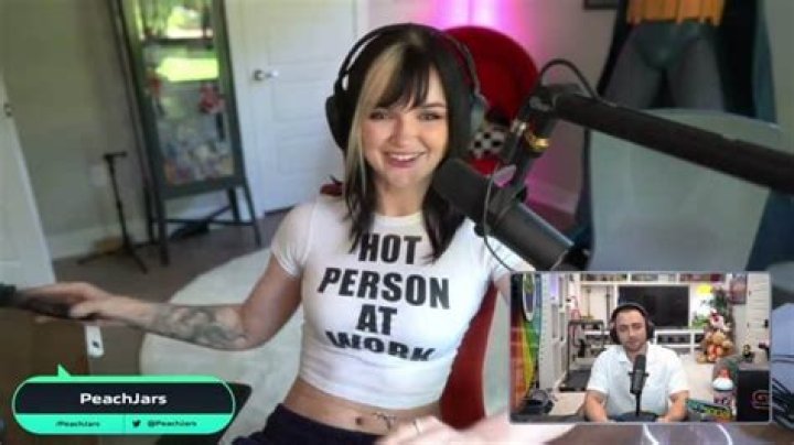 Why Did PeachJars and Moxi Breakup? Everything To Know About The Twitch Couple