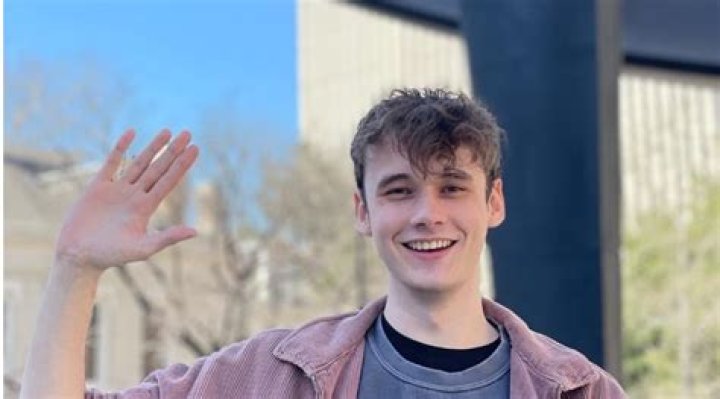 Wilbur Soot (YouTube Star) Wiki, Biography, Age, Girlfriend, Family, Facts and More