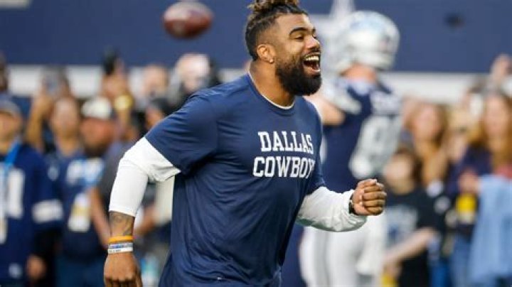 Will Ezekiel Elliott Rejection Open Door for Cowboys Reunion?