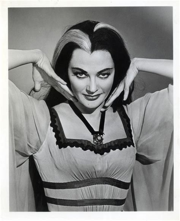 Yvonne De Carlo Wiki, Biography, Net Worth, Age, Family, Facts and More